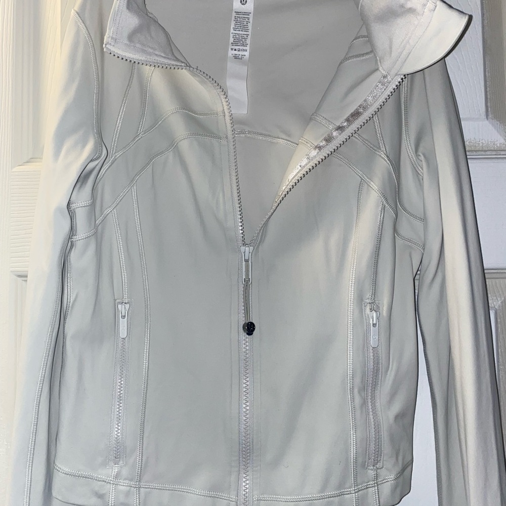 Lululemon cropped nulu define jacket bone